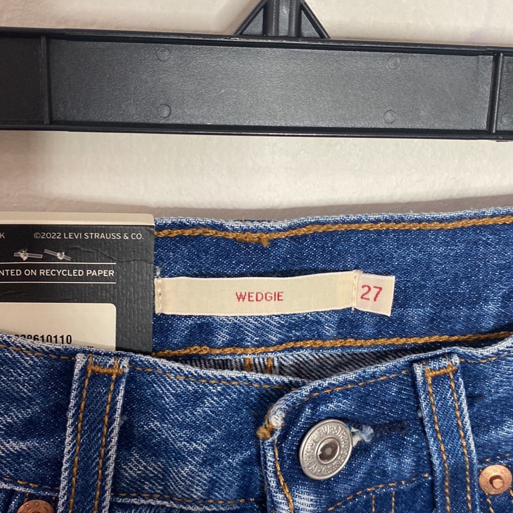 Levi’s Premium Wedgie Icon Fit cropped rigid denim jeans in medium wash sz 26 - Picture 10 of 15